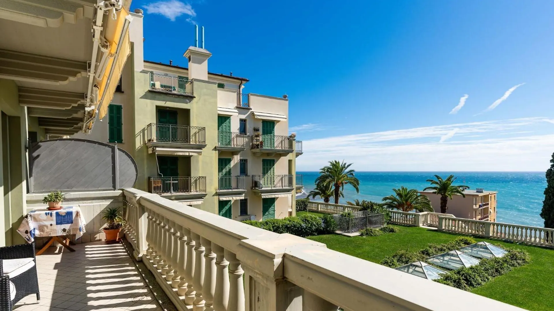 Apartment Casa Al Mare Con Bella Vista By Interhome Imperia